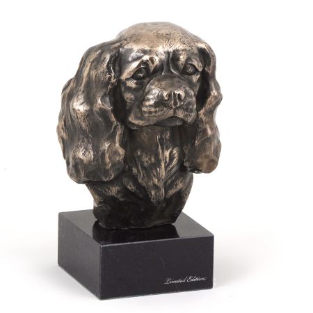 King Charles Spaniel statue on marble base